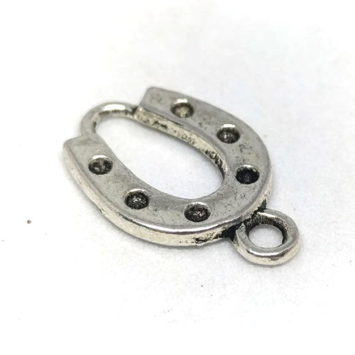 Charm, 11 Identical Horse shoe charms